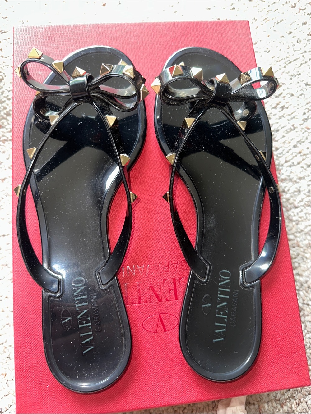 Valentino Garavani
Rockstuds Jelly flip flops